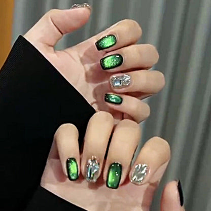 Retro Affordable Luxury Cat's Eye Emerald Green Nail Beauty Solid Color Silver Glitter Fake Nails White Diamond Full Diamond Wear Nail Polish Piece