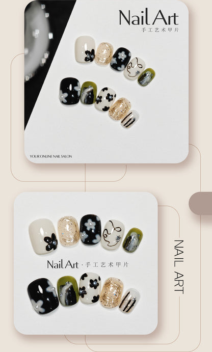 Handmade Nail Advanced Texture Gold Foil Graffiti White Short Blooming Cute Nail Stickers Fake Nails Wholesale