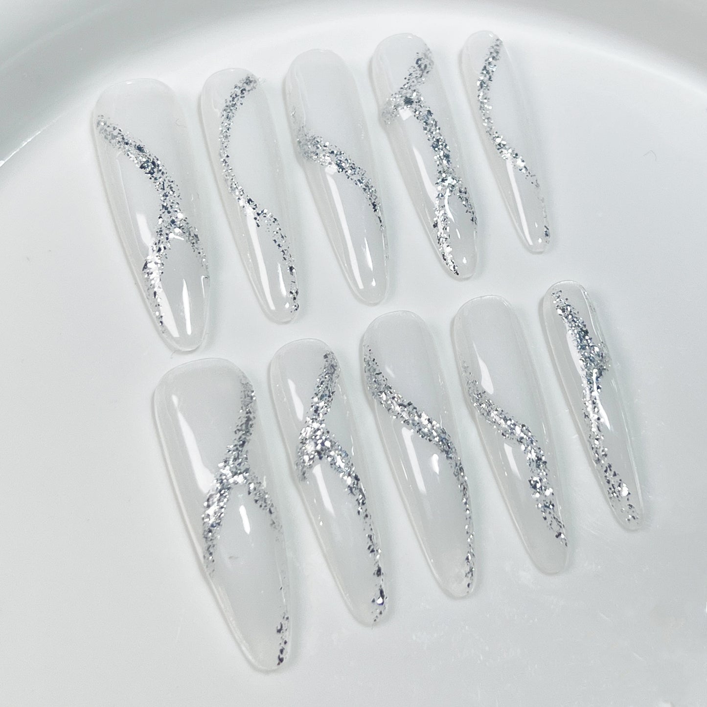 【Dyed Nail】Handmade Wear Nail Broken Flash White Moonlight Simple Elegant Elegant Nail Stickers Ice Transparent Fake Nails