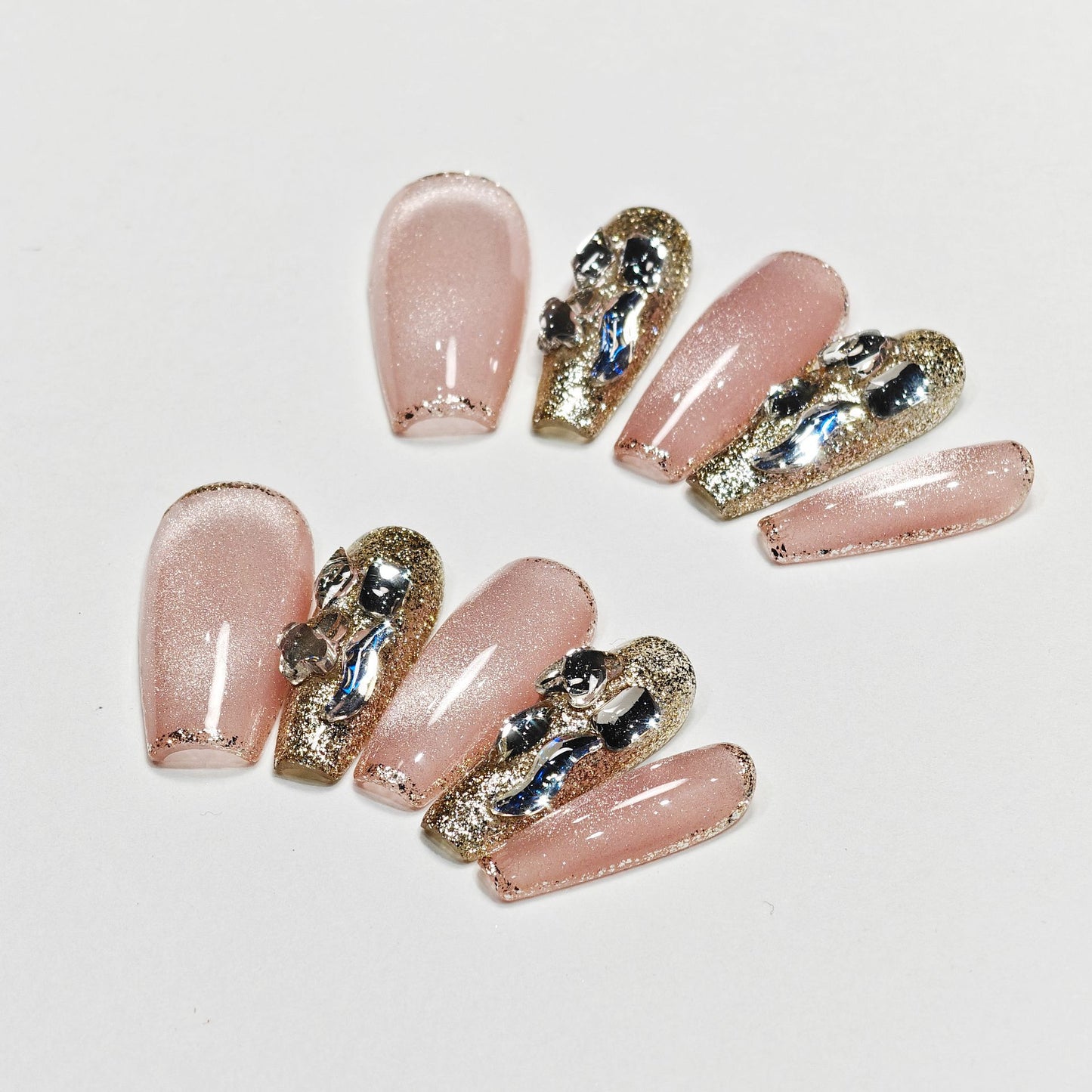 Handmade Wear Armor High-Grade Nude Cat Eyes Flashing Cute White Nail Stickers Handmade Fake Nail Tip Wholesale