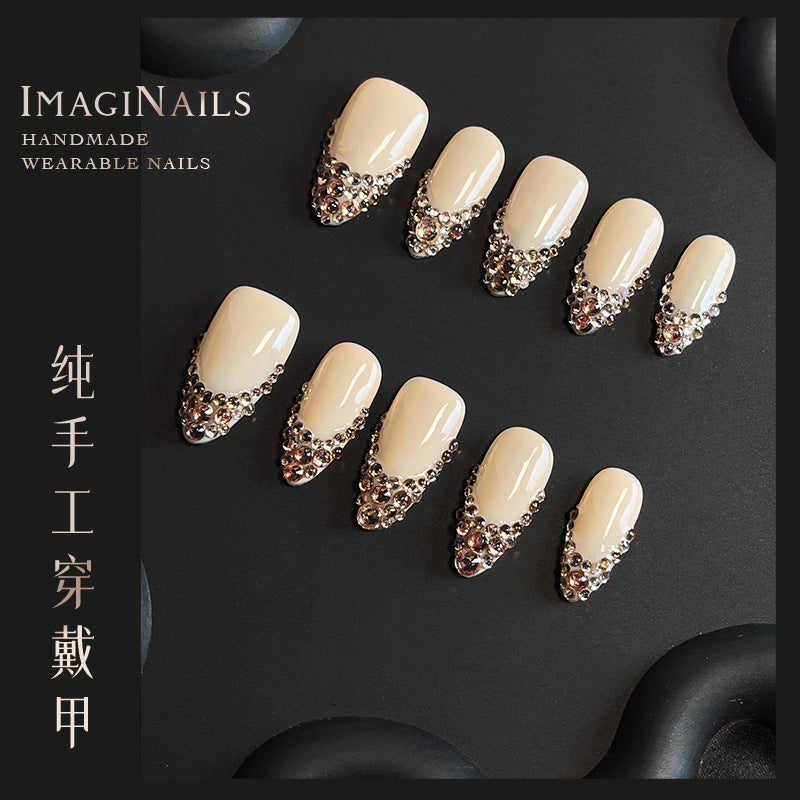 LuxuryNails