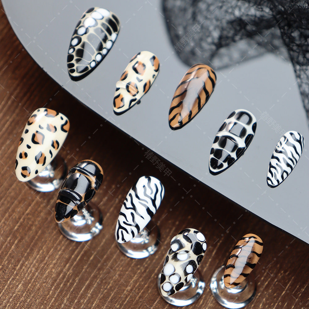 Autumn and Winter New Handmade Wear Armor Almond Sweet Cool Hot Girl Style Manicure Maillard White Animal Pattern Detachable