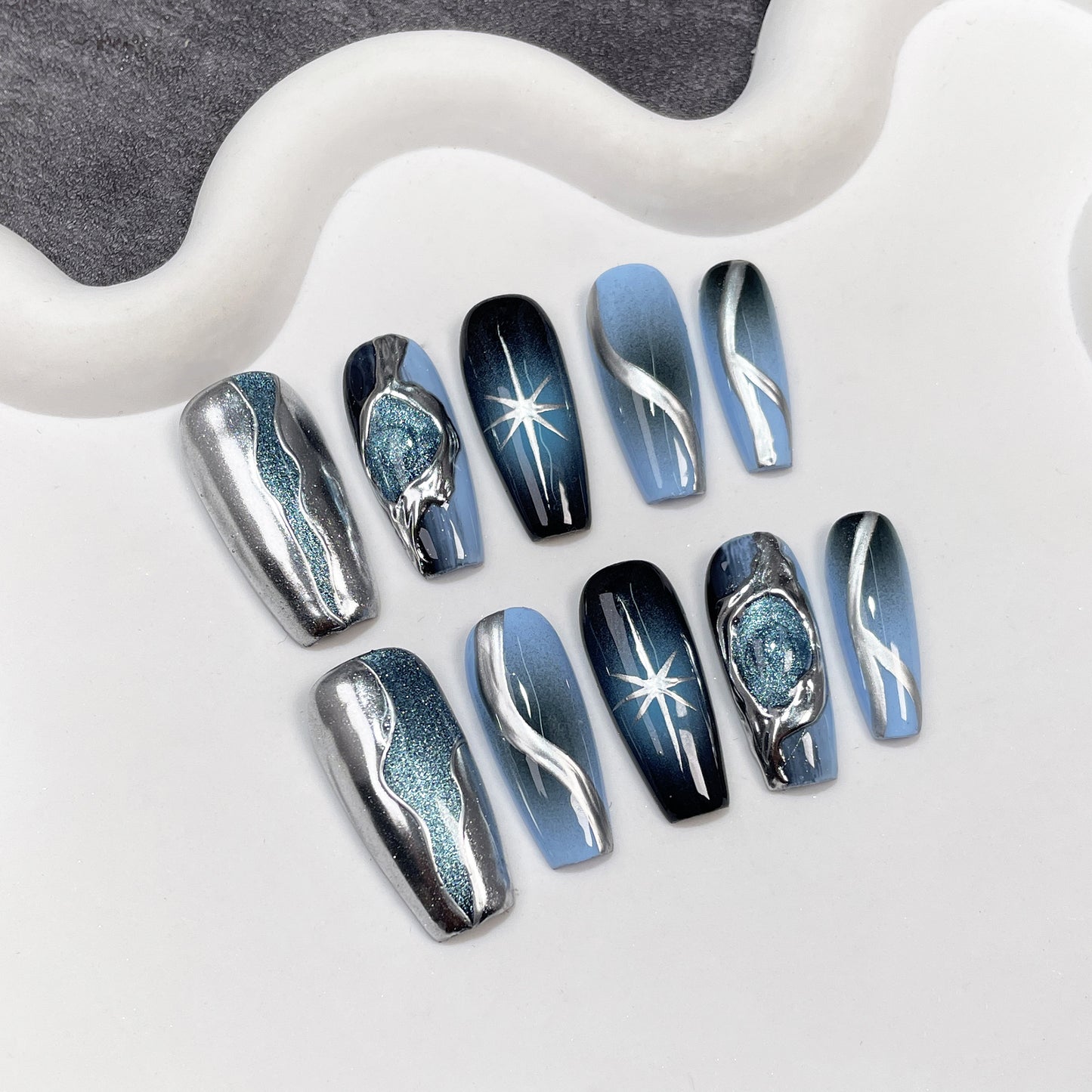 Hand-Worn Nail Black and Blue Gradient Three-Dimensional Cat's Eye Advanced Spray Gun Mid-Length Nail Stickers Wearable Nail Sticker