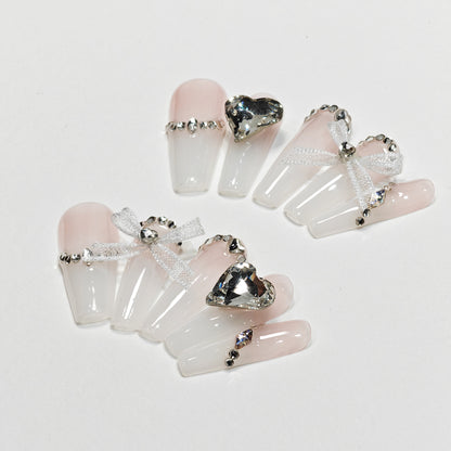 Handmade Wear Armor High-Grade Feeling White in Autumn and Winter Love Nail Stickers High Goods Selective Rettroubled Fake Nail Tip