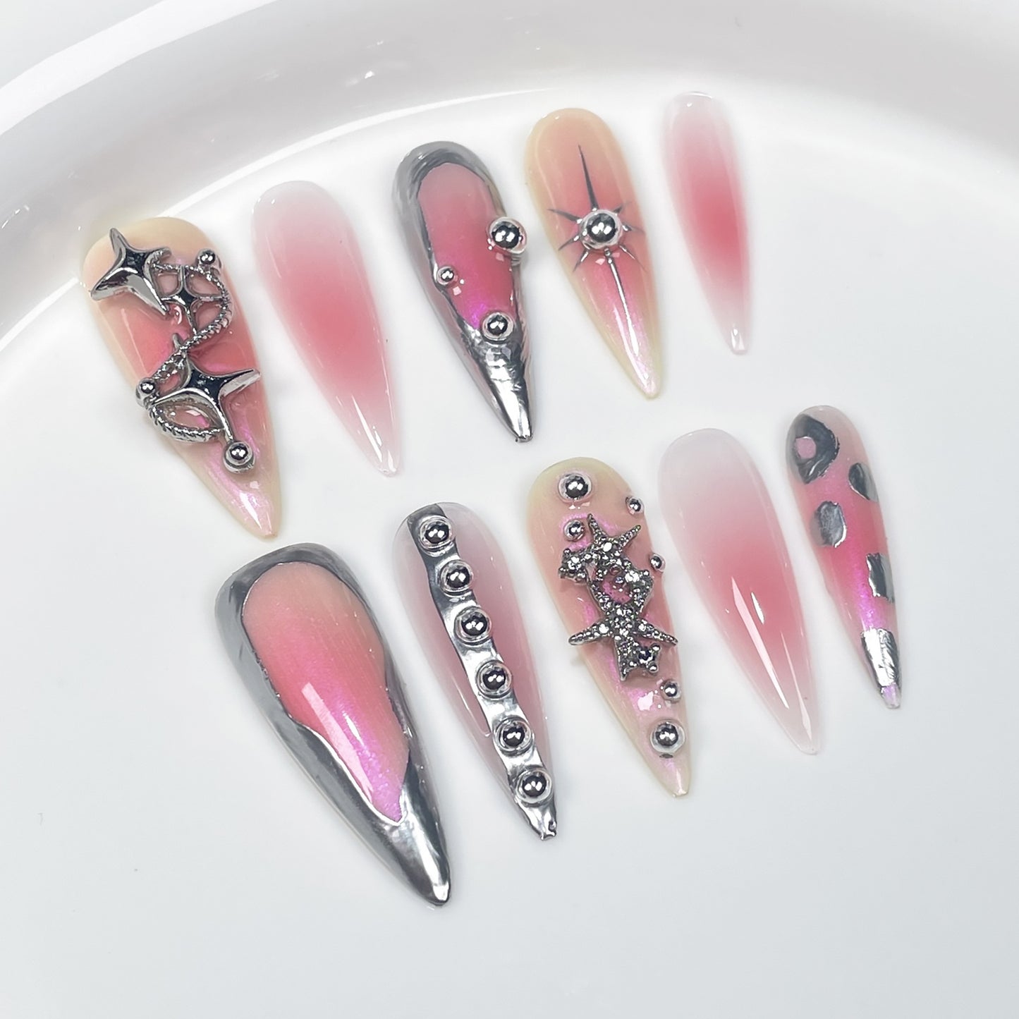 Handmade Wear Nail Spray Gun Blush Nail European and American Sweet Cool Metal Irregular Shape Wearable Nail Sticker Wholesale