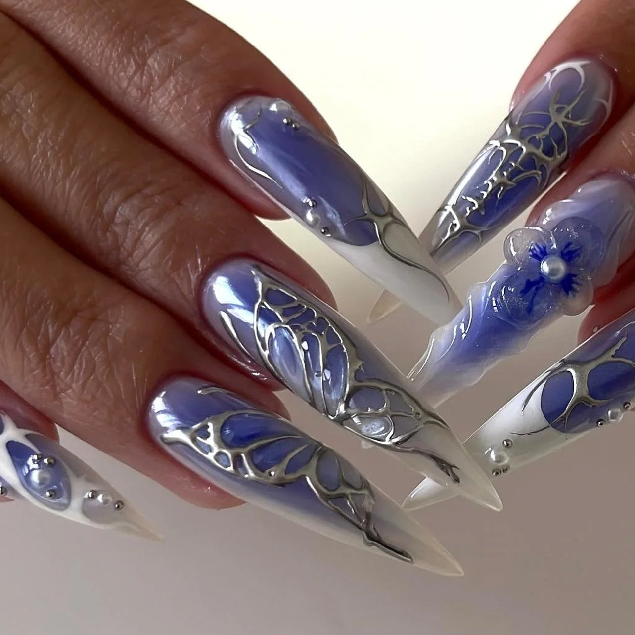 Blue Manicure French White Fake Nails Hot Silver Butterfly Wearable Nail Tip3D Flower Pearl Nails Patch