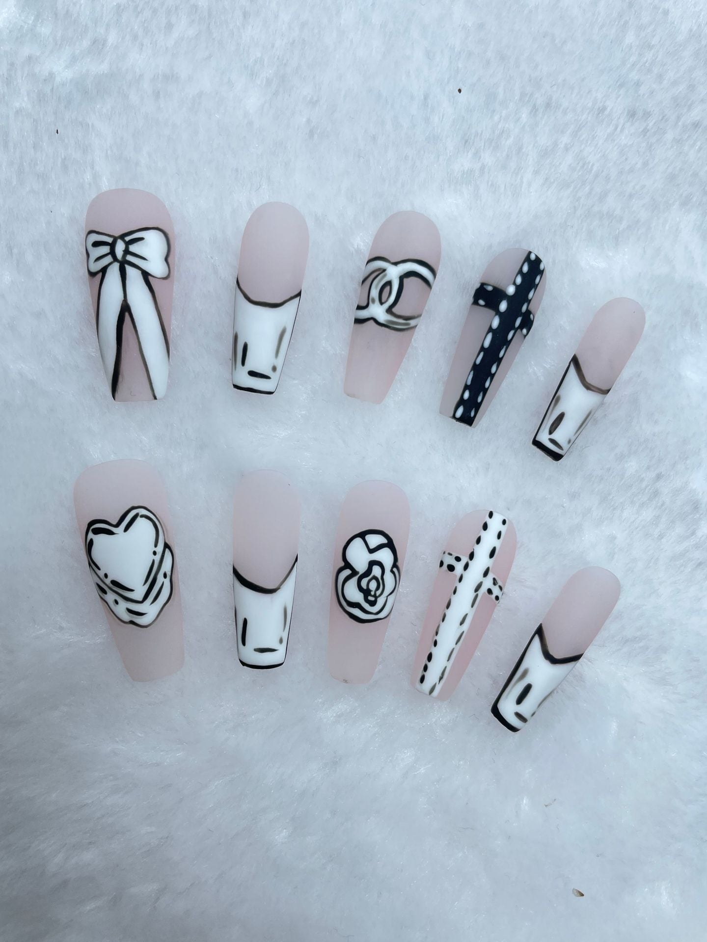 Handmade Wear Nail New Arrival Classic Nude Hand-Painted Two-Dimensional Classic Style High Class Elegant Long Manicure