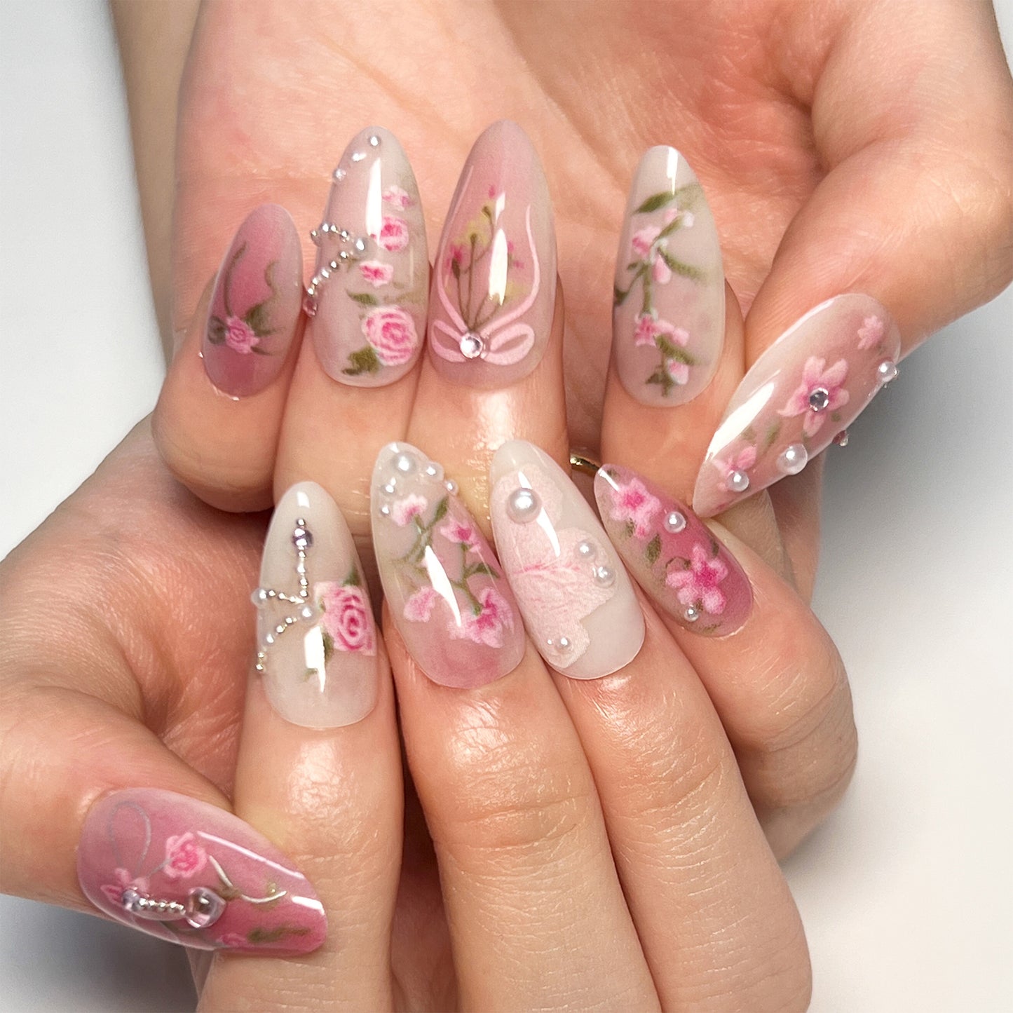 Summer New Monet Manicure Sweet Pink Blooming Rose Wear Nail Polish Short Almond Fake Nails