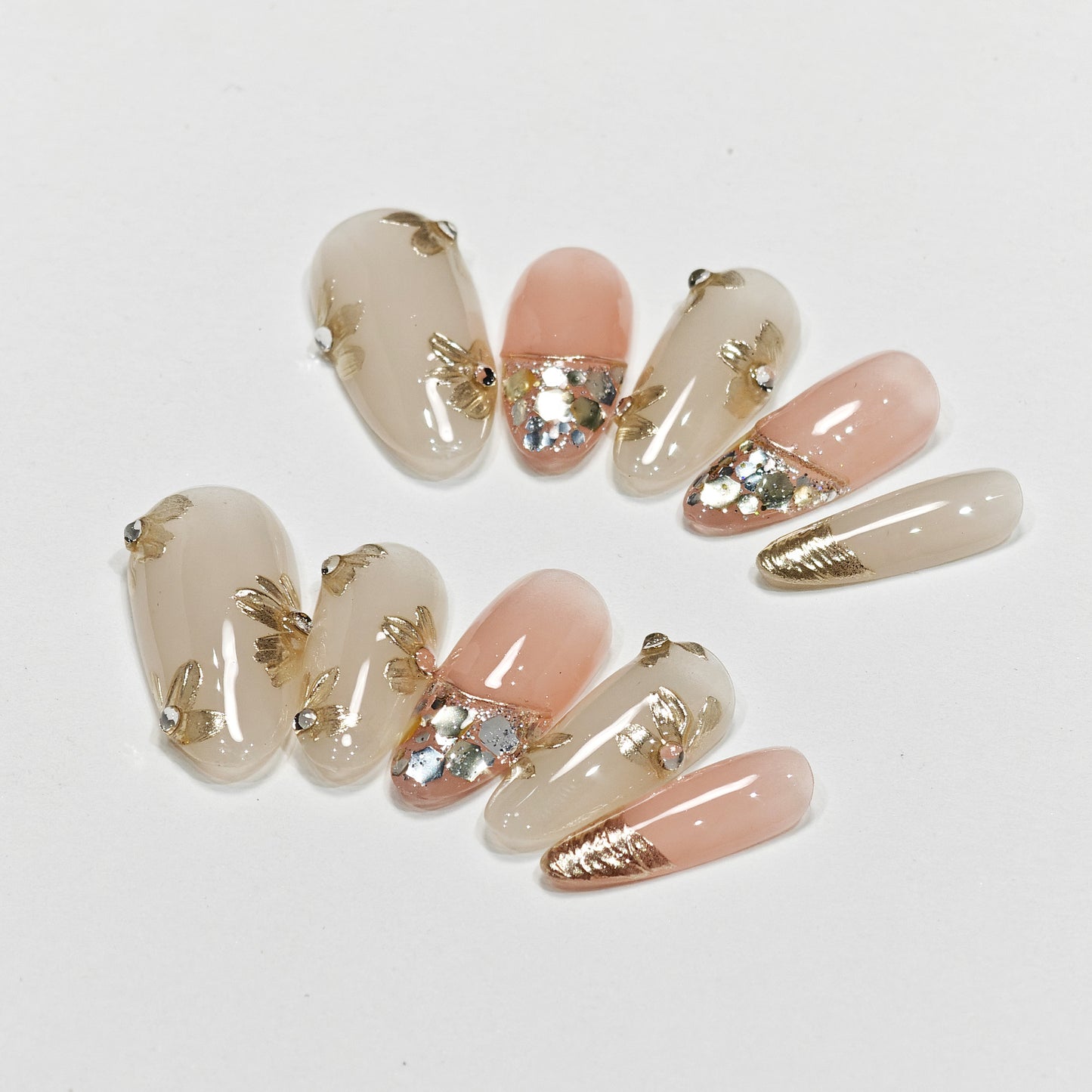 Handmade Wear Armor High-Grade Autumn and Winter Champagne Gilding Small Flower Handmade Nail Stickers Fake Nail Tip Wholesale