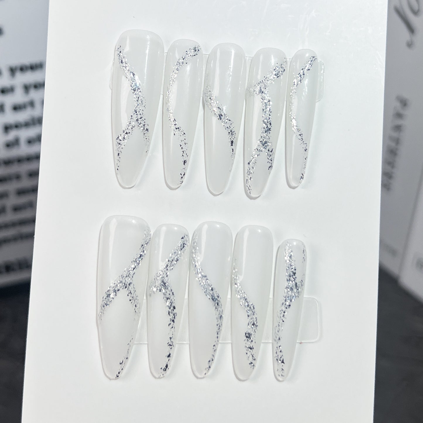 【Dyed Nail】Handmade Wear Nail Broken Flash White Moonlight Simple Elegant Elegant Nail Stickers Ice Transparent Fake Nails